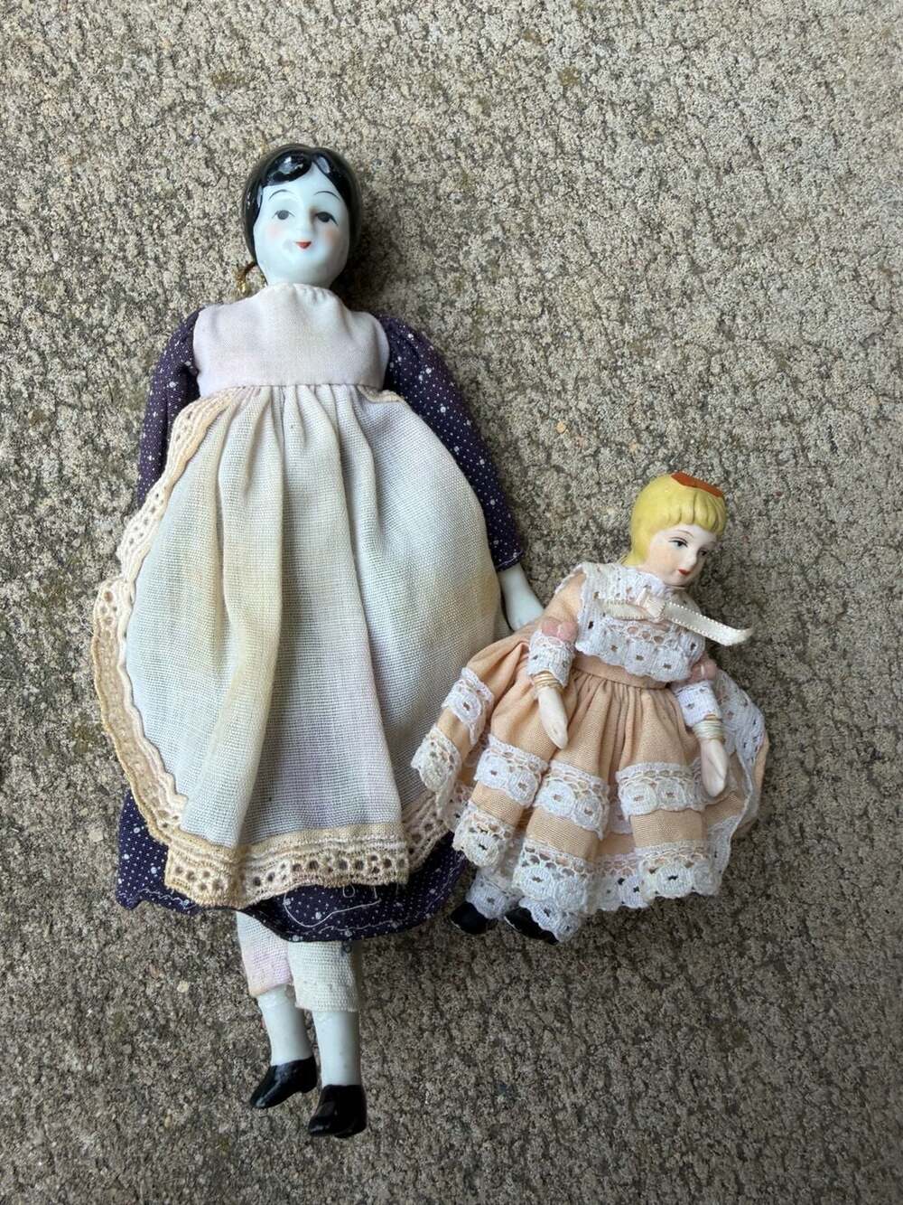 Antique HERTWIG NANKING PORCELAIN DOLL Missing Hat +  Miniature Moldable Doll